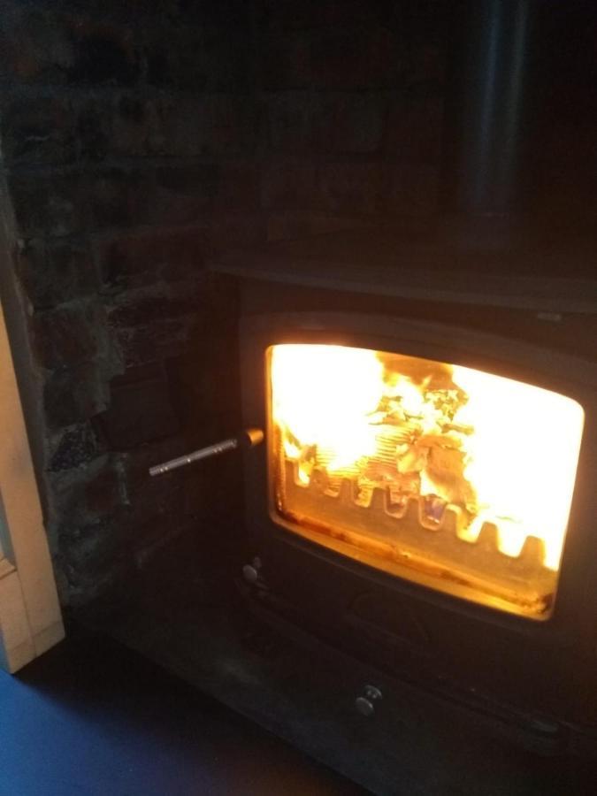Tredegar Cosy, Dog Friendly House On The Fringe Of The Brecon Beaconsヴィラ エクステリア 写真